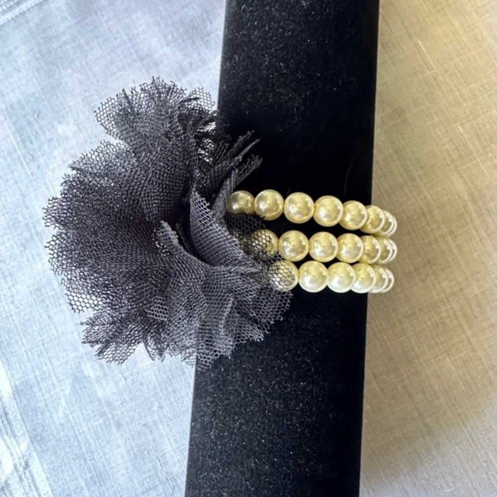 Elegant Black Pearl Stretch Bracelet with Black Tulle Flower